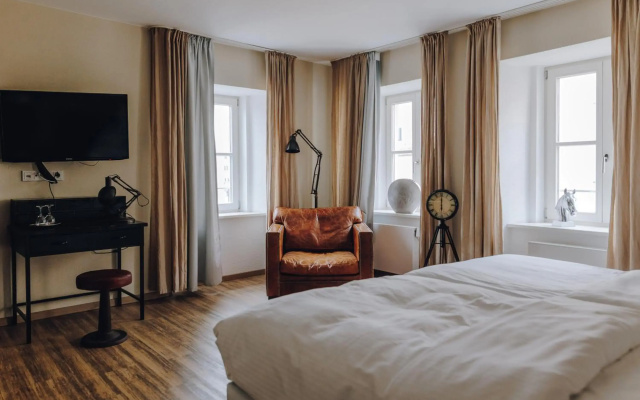 Hotel VIII