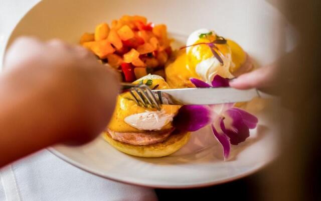 The Drake Oak Brook, Autograph Hotels