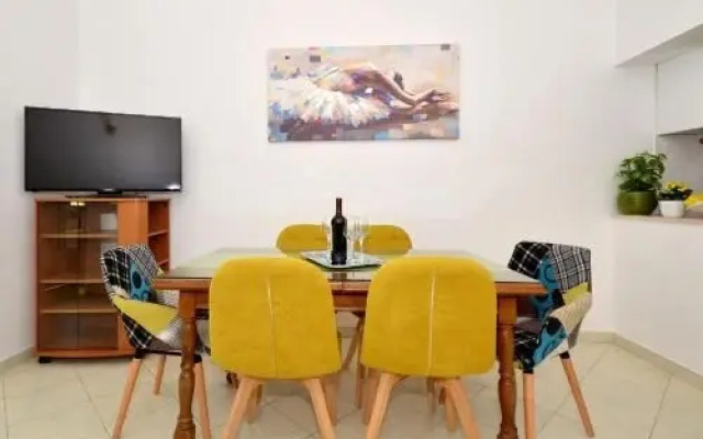 Apartments Mira