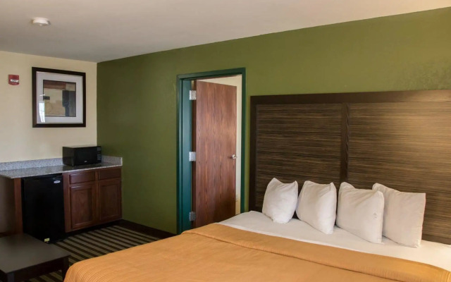 Quality Inn & Suites Loves Park near Rockford