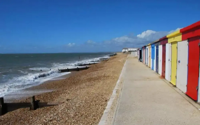 3 Bedroom-house -3mins to Beach- Petsok