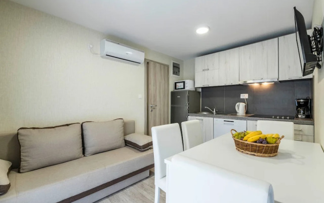 Mobile Home Rojnic- Campsite