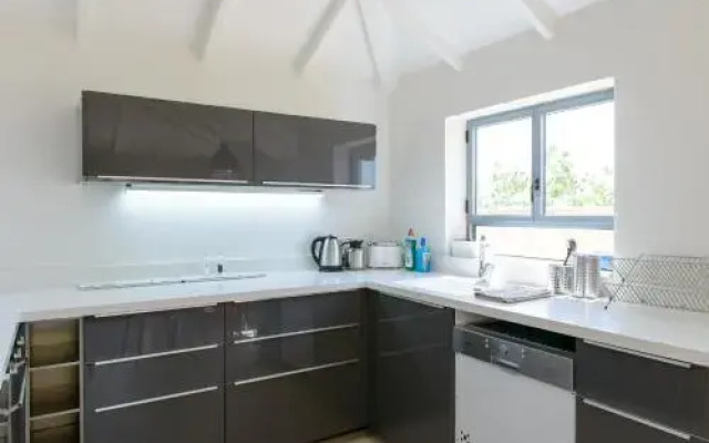 Charming 4BR TownHouse in Neve Tsedek by HolyGuest