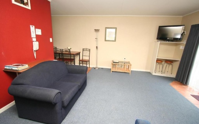 Commodore Motor Lodge