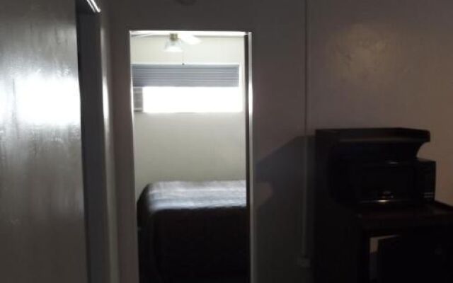 Lazy B Motel