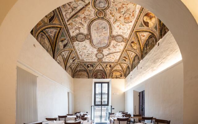 Bonacolsi Collection , Mantegna Hotels