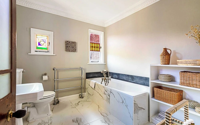 Park View Apartment in Battersea