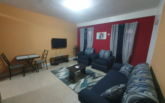 Lovely 2-bedroom apartment with shared jacuzzi & pool