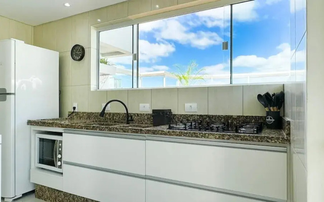 Cobertura com Piscina na praia de Bombas