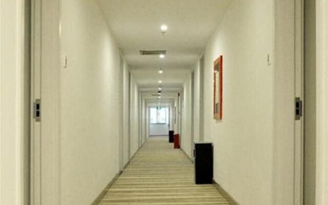 Mellow Orange Hotel