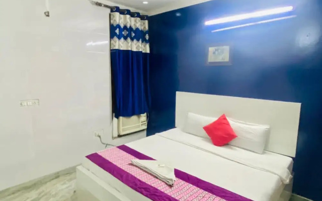 Goroomgo White Elephant Inn Noida