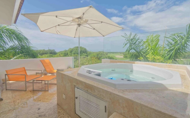 Stylish Penthouse With hot tub and Amazing Views