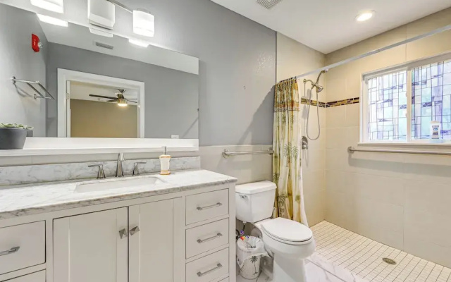 10 Mi to Adventure Island: Home w/ Fenced Yard!