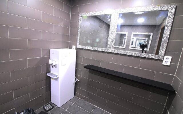 Mint House - Hostel