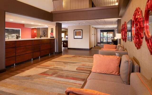 Hampton Inn Charleston-Southridge