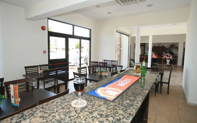New York Plaza Hotel Apartments