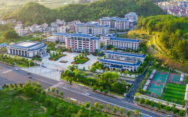 Oxygen Hotel (Continuing Education Base)