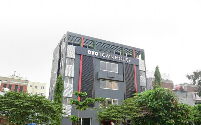 OYO Townhouse 106 Airport Road