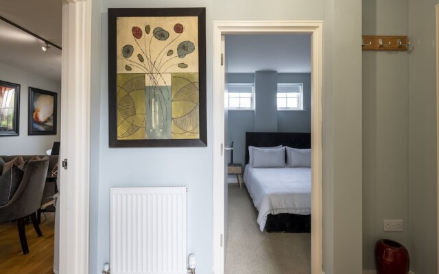 Luxurious Private One Bedroom Apartment