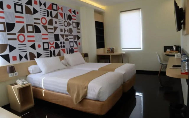 Front One Inn Kediri