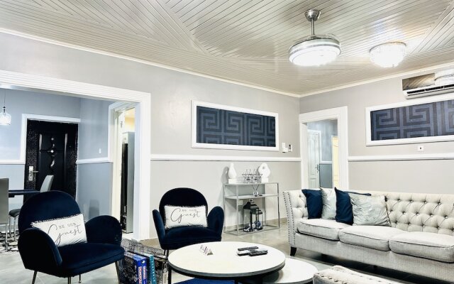 Luxurious Villa With Private Pool, Hot Tub and Bar