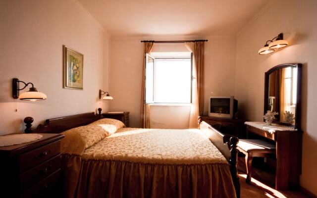 Barba Petra Dvori Apartments