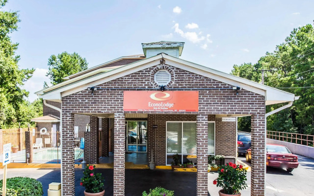 Econo Lodge Inn & Suites Ft. Jackson