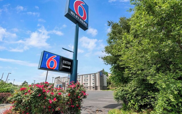 Motel 6 York North