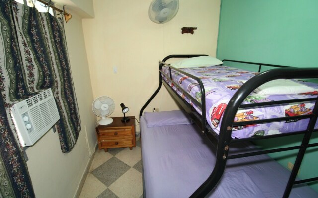 Enzo's Backpackers