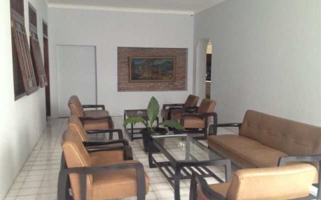 OYO 2953 Borobudur Guest House Near RSUD Kota Yogyakarta