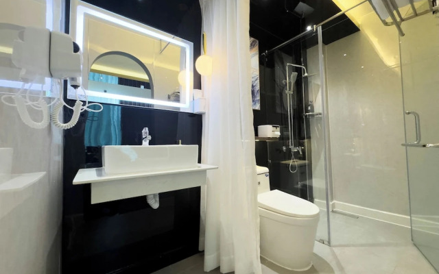 Reddoorz Plus Near Saigon Centre