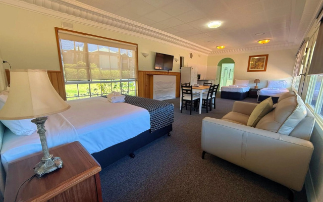 Lakeside Motel Waterfront – Guest Rooms – Lakes Entrance