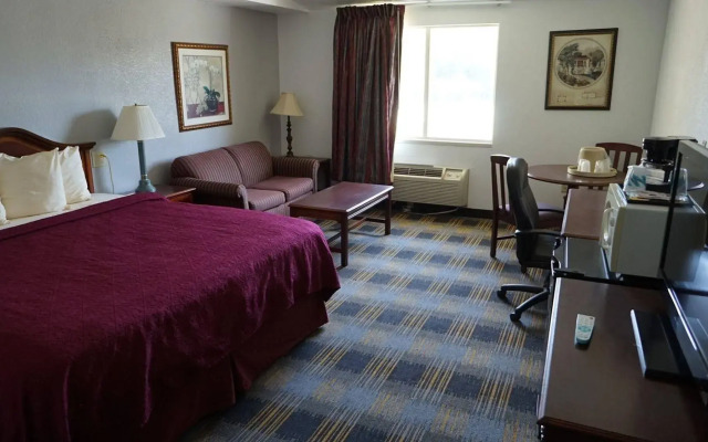 Riverview Inn & Suites