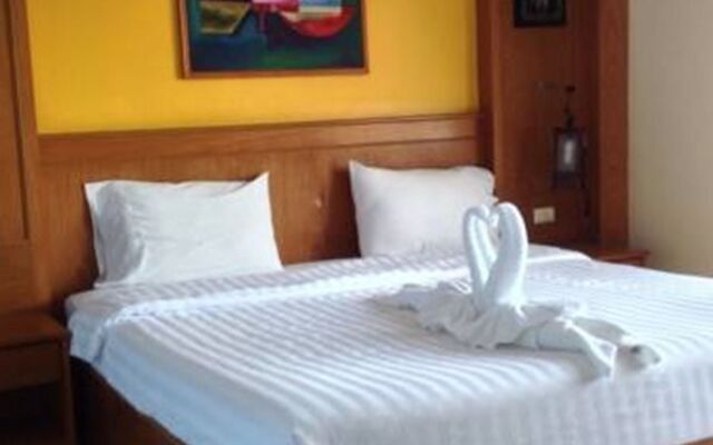 Baantonkhao Kata Beach