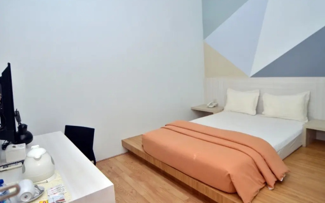Hip Hope Hotel