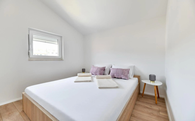 Modern holiday apartment "Libra" with swimming pool