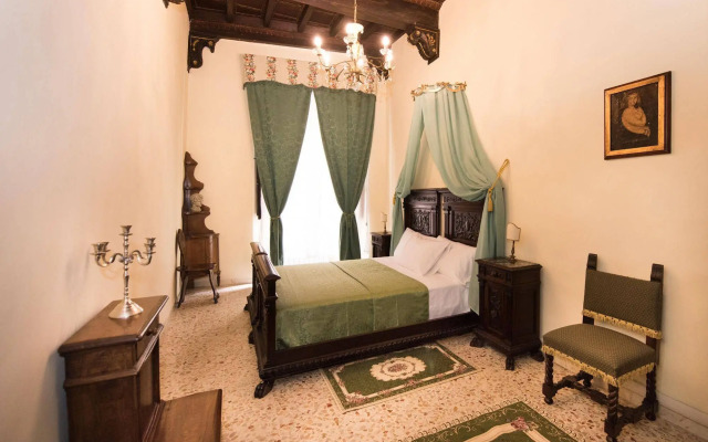 All'ombra della Torre