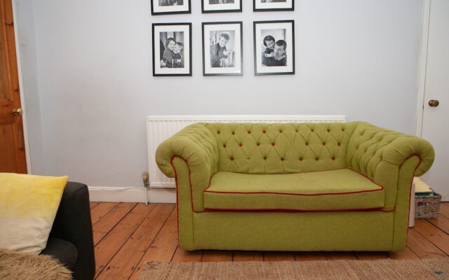 3 Bedroom Townhouse By Gloucester Road