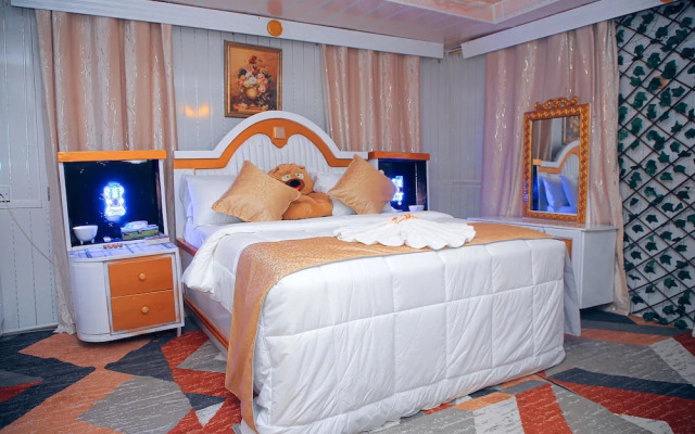 Afrikando Royal Castle