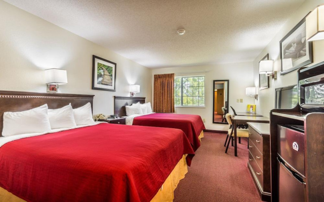 Wamego Inn And Suites