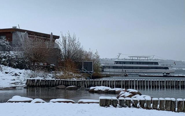 Pool & Lake Holiday Home