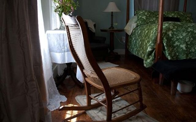 Roseledge Country Inn