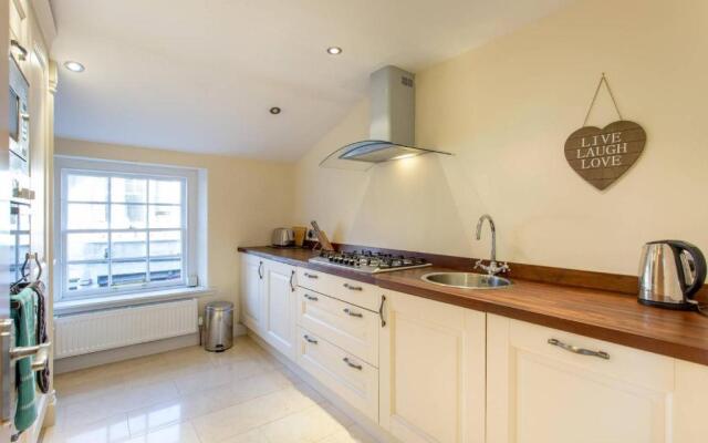 ALTIDO Spacious 3BR Mews House behind Calton Hill