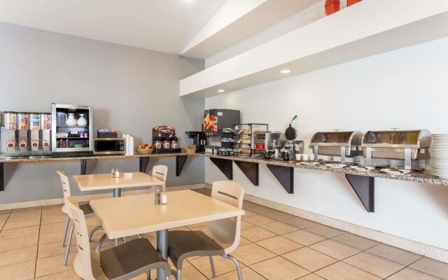 Metro Chandler Extended Stay