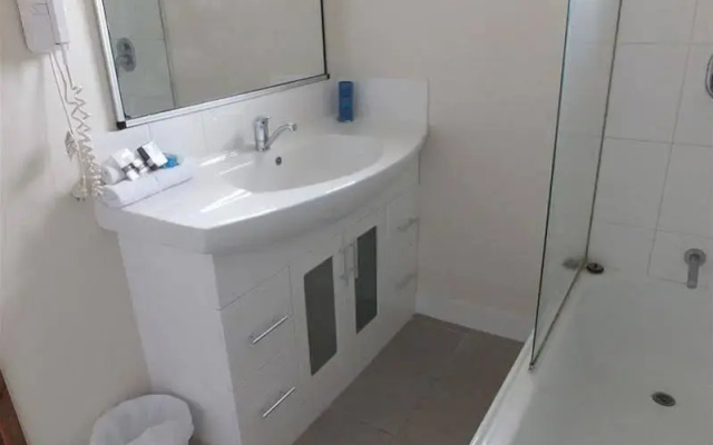 The Shores Holiday Apartments