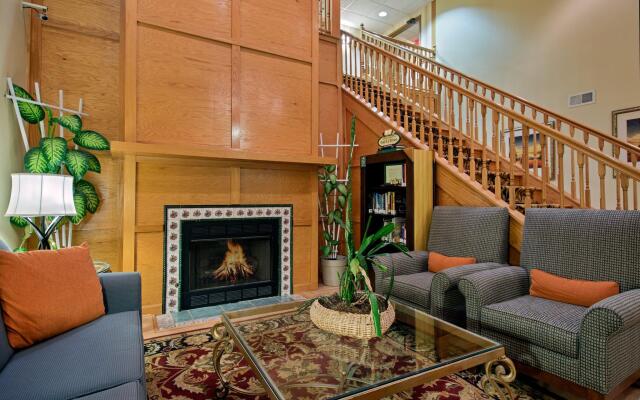 Country Inn & Suites by Radisson, Lexington, VA
