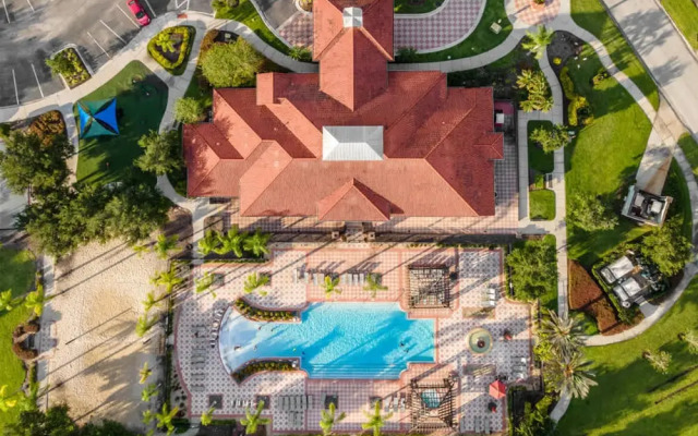 Upstay - 20-guest-all-theme-rooms-pool-spa-theatre