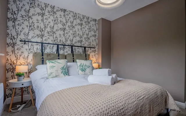 Host Stay Hales Orchard