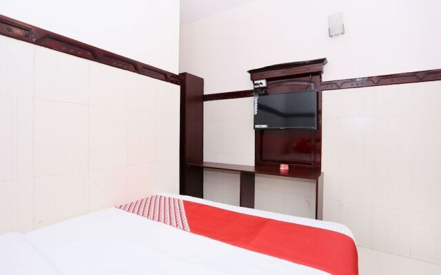 Oyo 40141 Ascot Hotel
