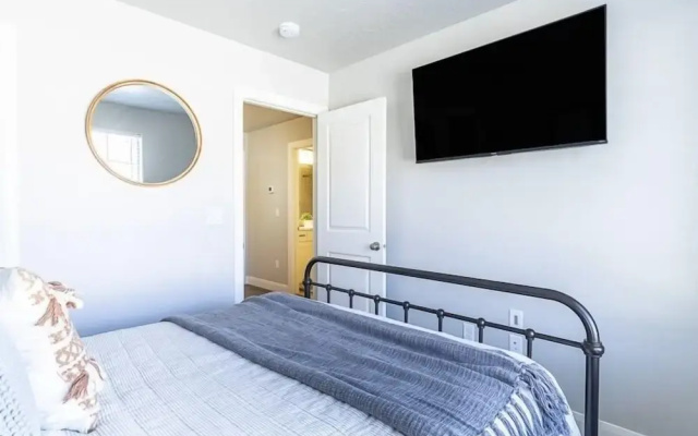 Escondido Escape 3 Bedroom Townhouse